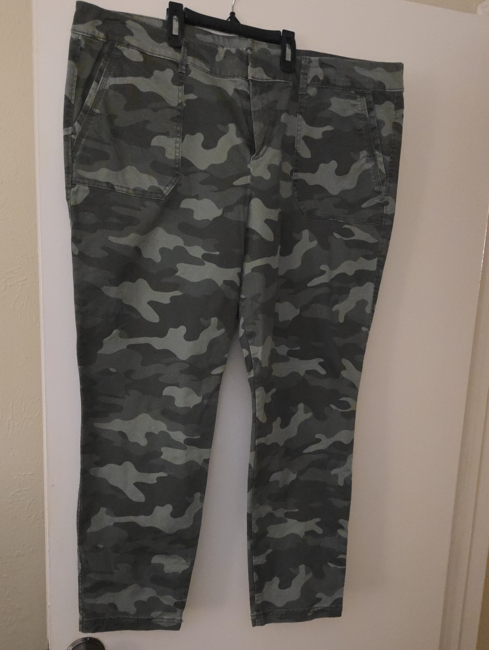 Old Navy Women's Camo Utility Pants - Green/Gray